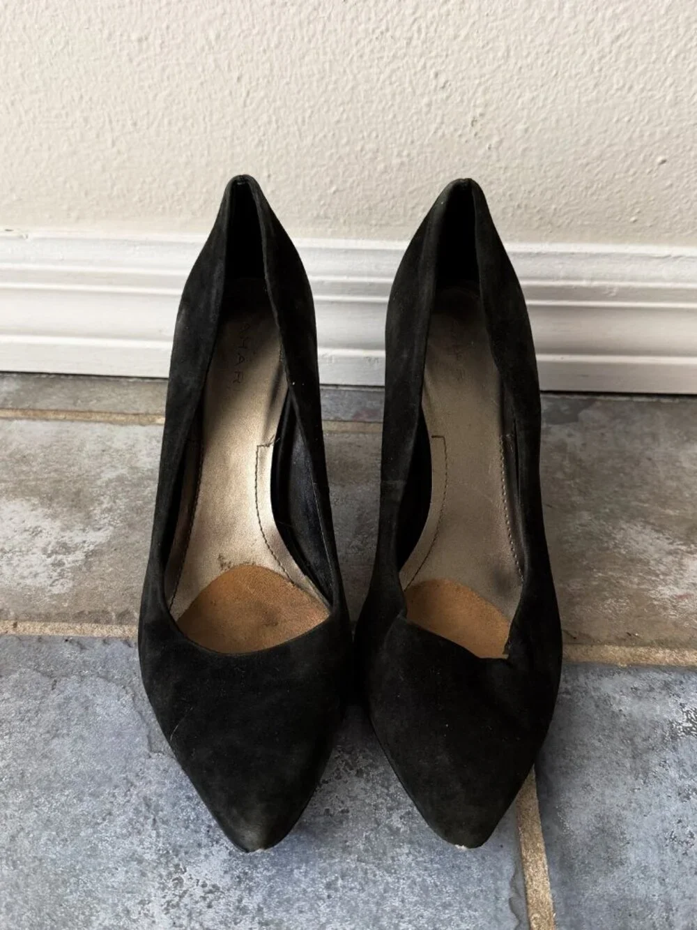 Tahari Ava Black Suede Pumps Womens 8.5 Block Heel Pointed Toe